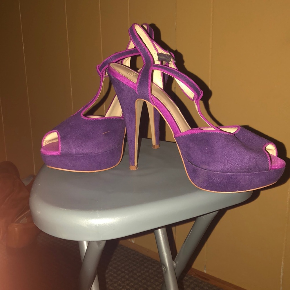 High heels - Picture 2 of 2
